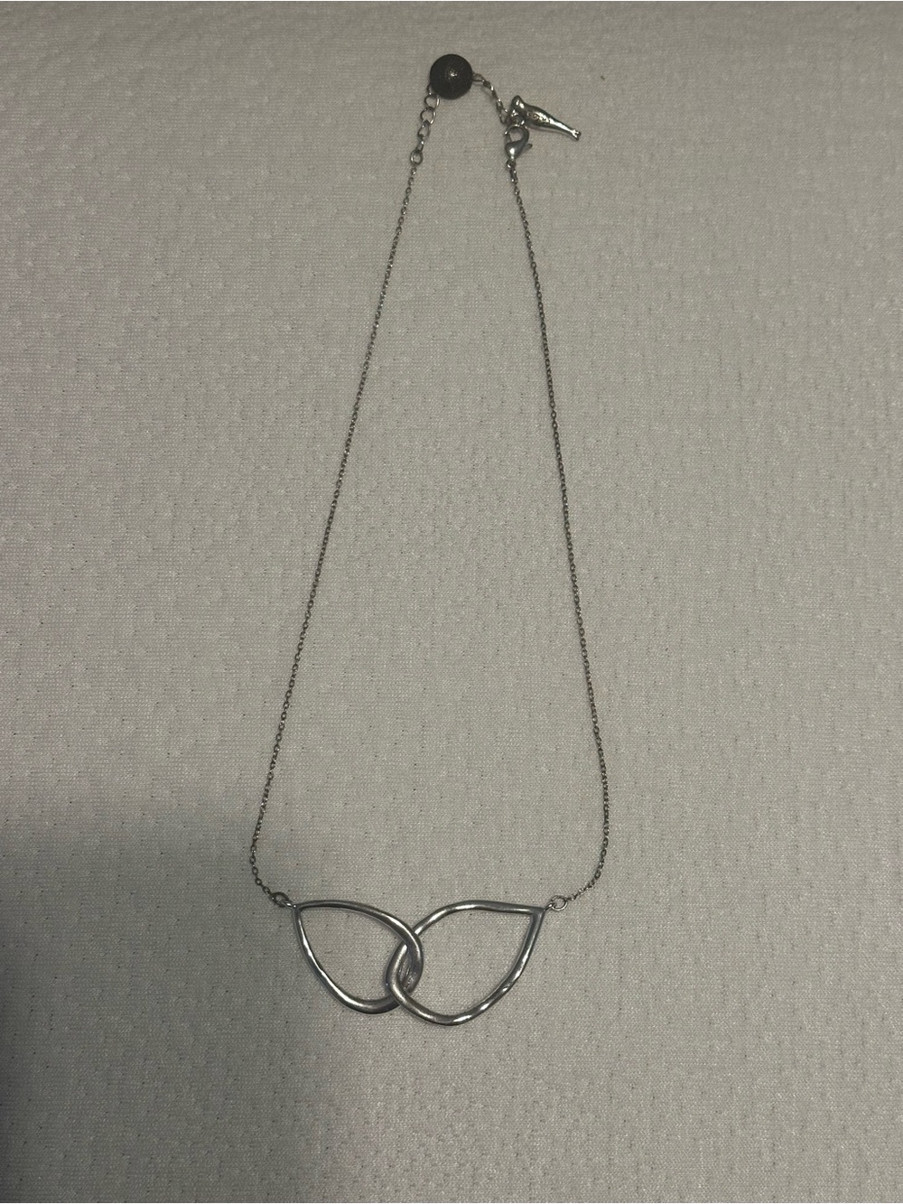 New Chloe & Isabel Silver Interlocking Minimalist Necklace 20” Double Teardrop